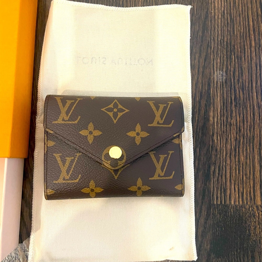 Louis Vuitton Victorine Wallet Fuschia Monogram Brand New